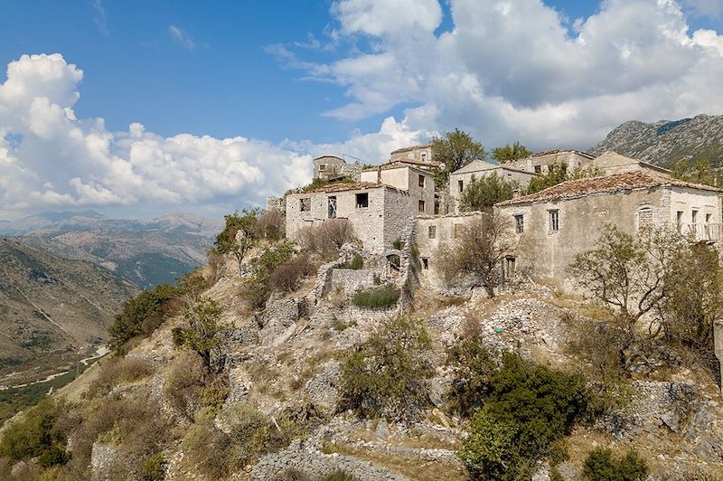 Maisons abandonnées - Qeparo - Albanie