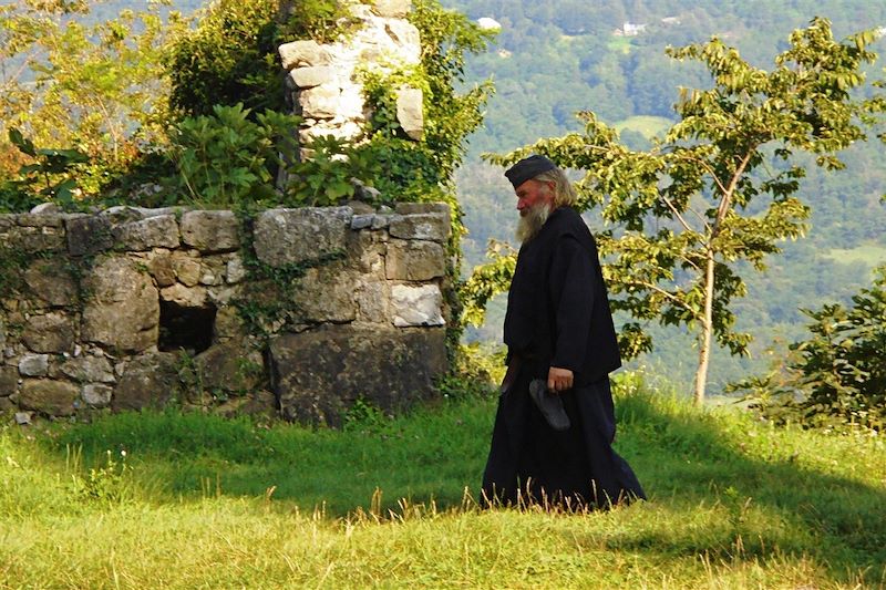 Moine au monastère de Ghelati - Géorgie