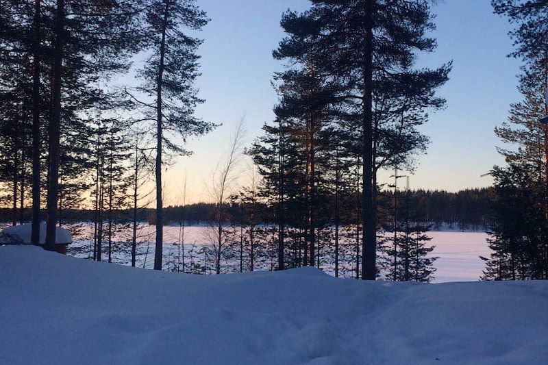 Coucher de soleil sur le le lac Iso Valkeainen - Parc national de Hossa - Laponie - Finlande