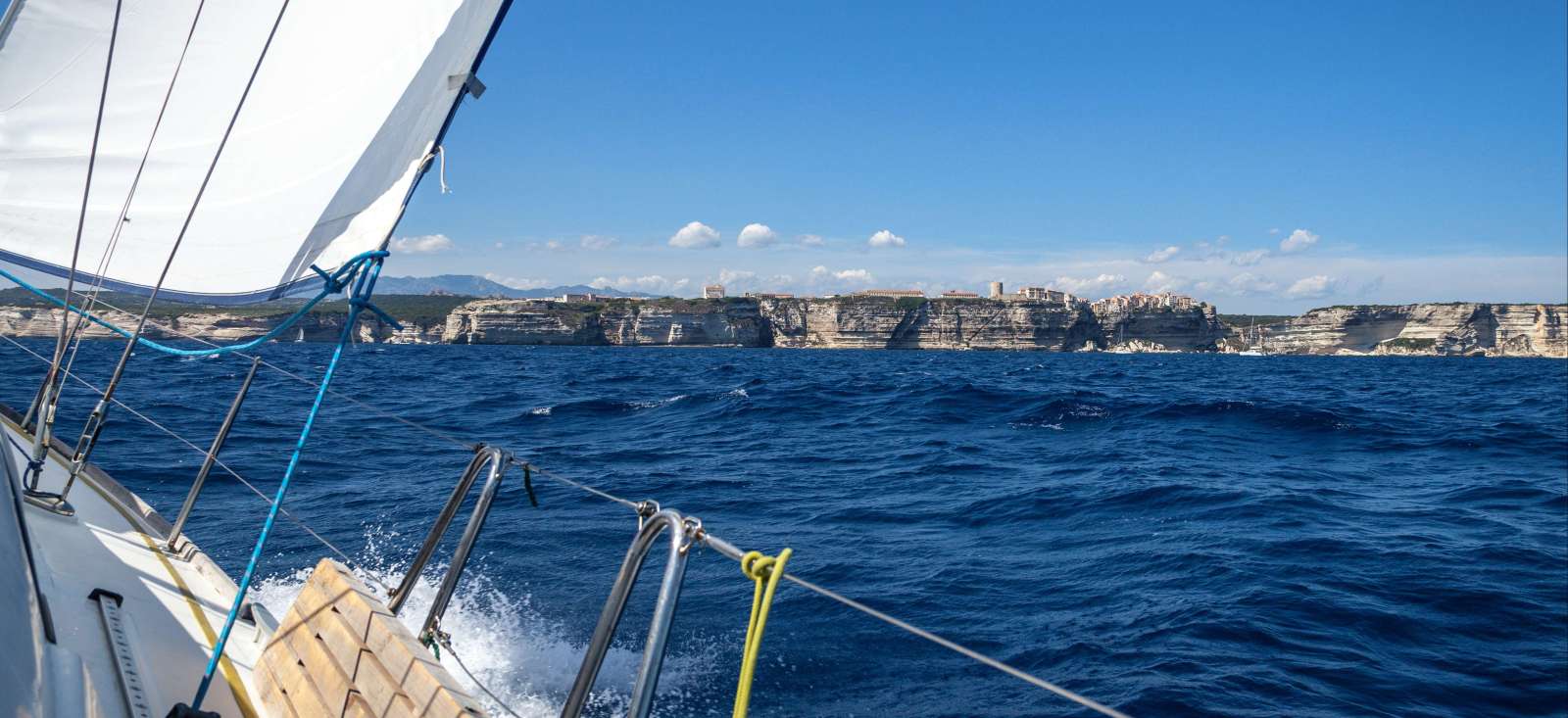Image L'aventure à la voile sur l'île de Beauté !