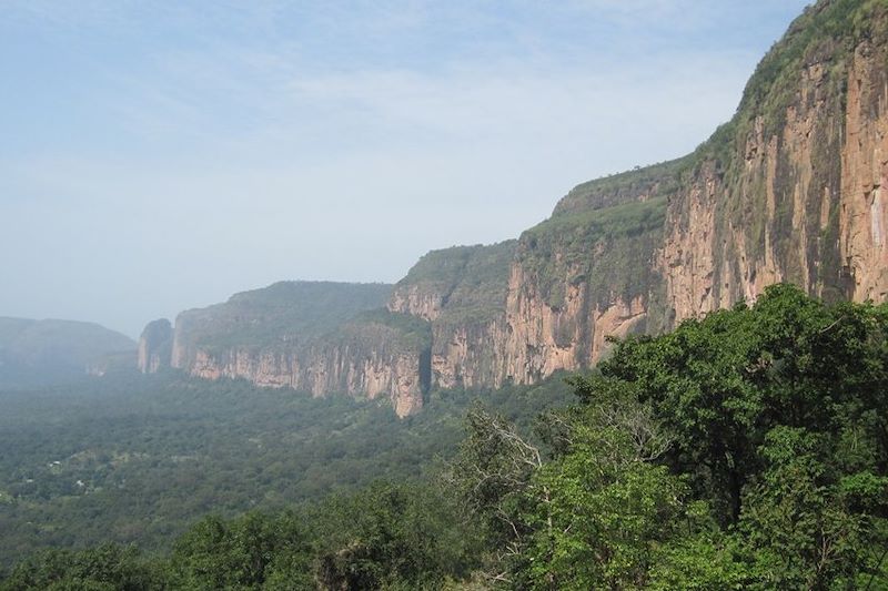 Vallée du Fouta-Djalon sur la route des échelles de Doucky - Guinée