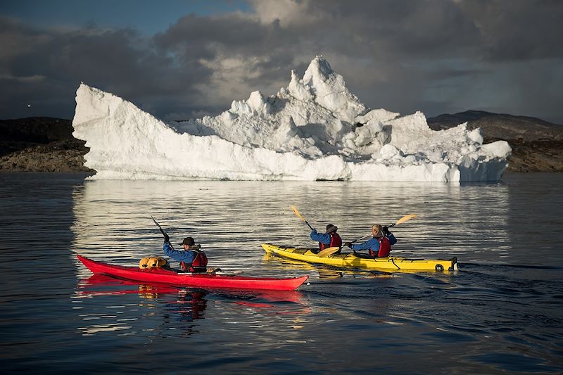 Kayaks dans la baie de Disko -Groenland