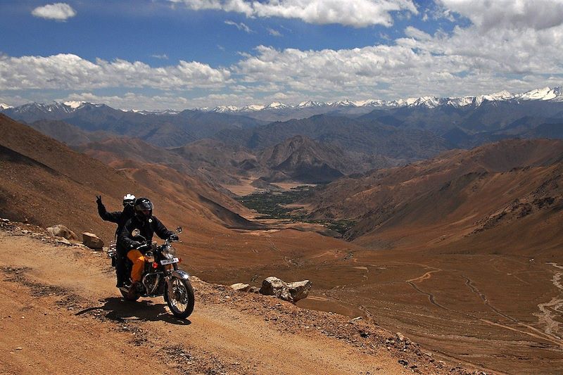 En moto dans la vallée de la Nubra - Inde
