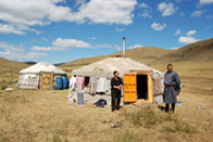 Steppes en trek et yourtes mongoles
