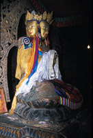 Lhassa, le toit du monde en dragon de fer