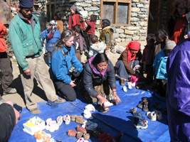 Tour du Manaslu et solidarité avec les enfants de Samdo