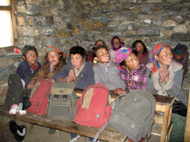 Tour du Manaslu et solidarité avec les enfants de Samdo