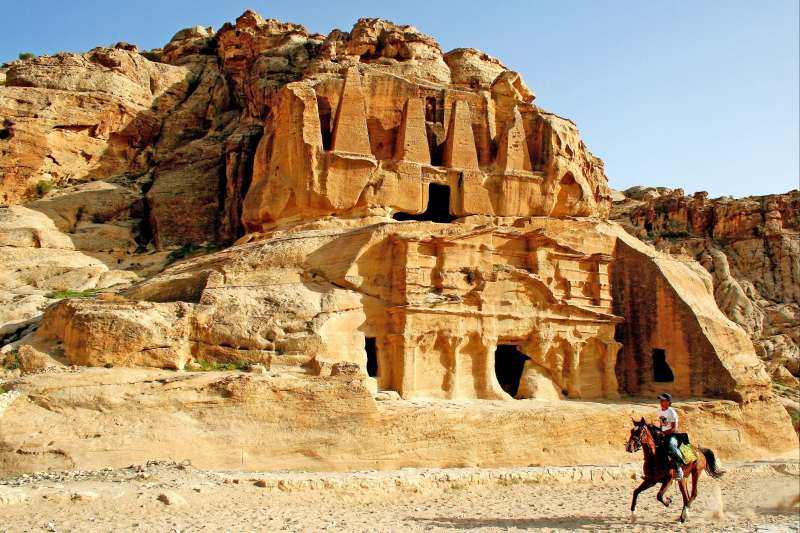 Image Chevauchées bédouines de Pétra au Wadi Rum
