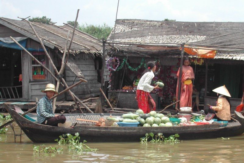Lac Tonle Sap, village flottant