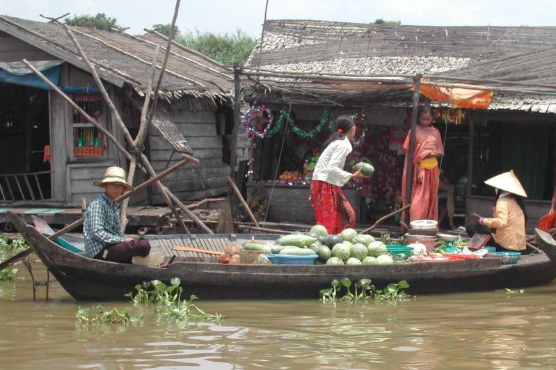 Lac Tonle Sap, village flottant
