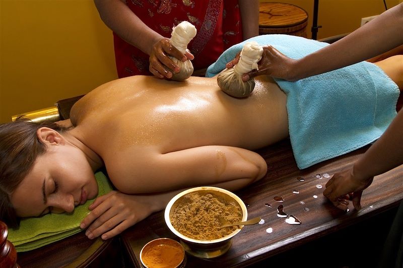 Massage traditionnel indien ayurvédique