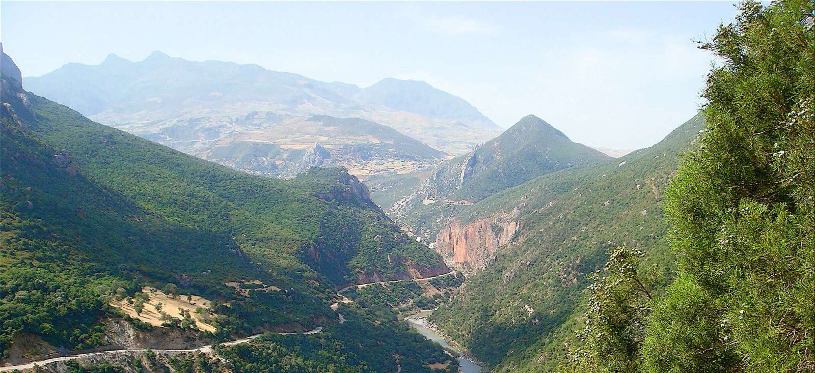Image Djebels du Rif et Méditerrannée