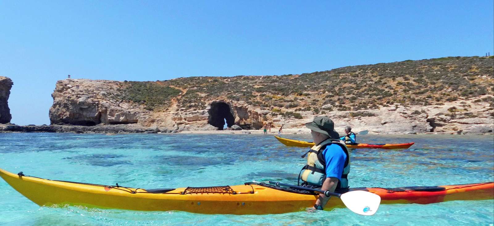 Voyage sur l'eau Malte : Kayak au pied des falaises Maltaises Voyage sur l'eau : Malte : Kayak au pied des falaises Maltaises
