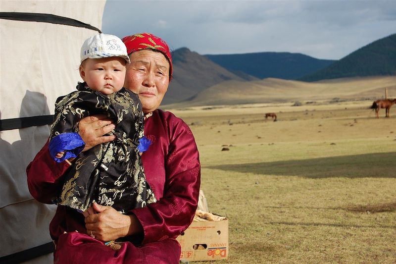 Femme et enfant mongols - Mongolie