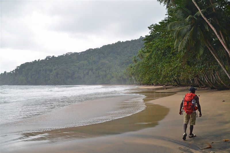 Randonnée entre Ribeira Peixe et Praia Grande - Sao Tomé-et-Principe