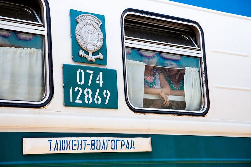 Train à la gare de Samarcande - Ouzbekistan