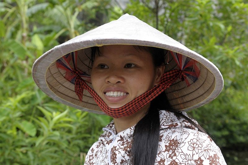 Portrait de femme vietnamienne - Tam Coc - Vietnam