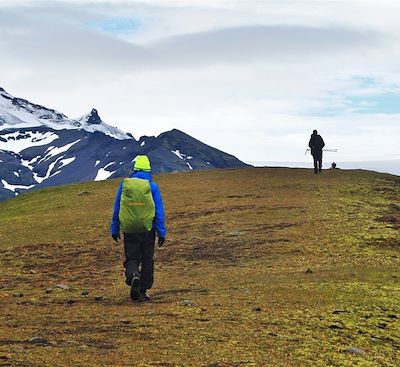 Circuit Sud de l'Islande en 8 jours : Découvrez les trésors de la côte sud lors de randonnées, rythmées par des nuits en refuge