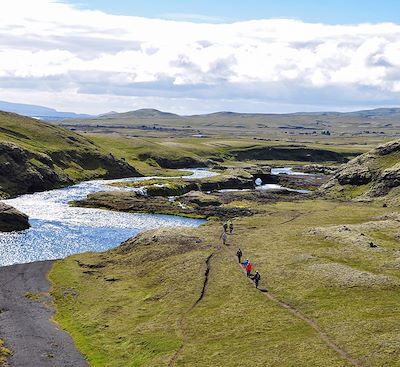 Trek Laugavegur : une traversée inoubliable au cœur du pays sur les chemins mythiques du Landmannalaugar à Thorsmörk 
