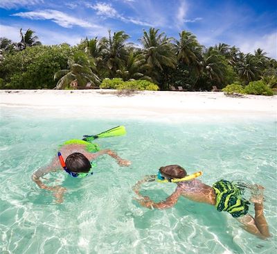 Cabotage d'îles en îles aux Maldives, baignade et snorkeling dans un aquarium géant !