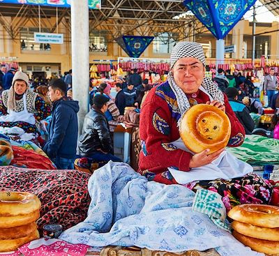 Découverte inédite en train du cœur battant de l’Ouzbékistan, des cités antiques au caravansérails & des bazars aux villages.