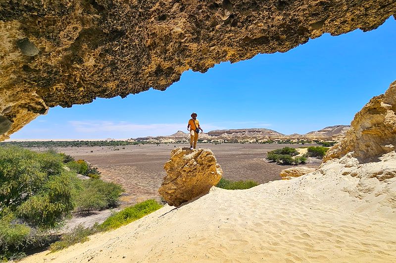 Voyage complet en Angola du nord au sud, entre végétation luxuriante, cascades, désert sculpté et océan.