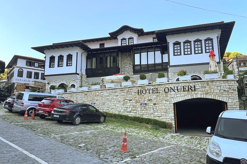 Hôtel Onufri - Berat - Albanie © Yves Becue