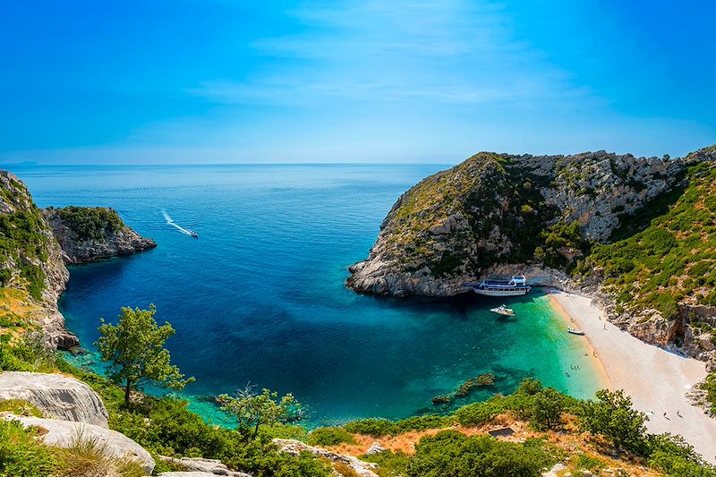 Des sommets du Sud à la douceur de la Riviera : une itinérance tout confort.