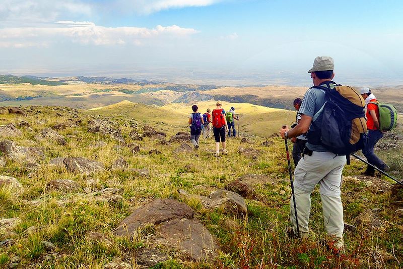 Randonneurs vers le Fort d'Amberd - Région d'Aragatsotn - Arménie