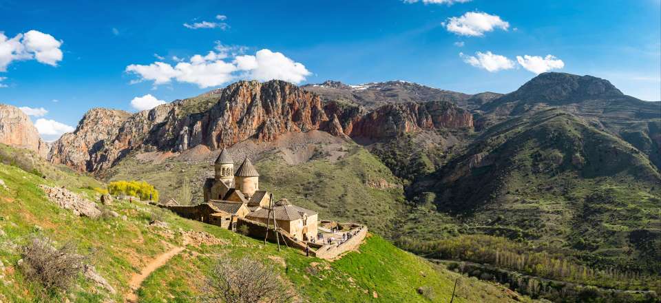 Arpenter les chemins du sud de l’Arménie, pour contempler les joyaux et merveilles qu’a à offrir la nature arménienne.