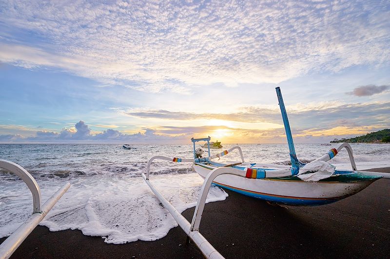 Jukung sur la plage d'Amed - Bali - Indonésie