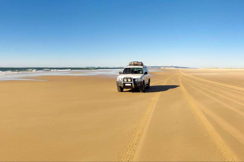 Partez pour un Road trip sur la côte Ouest de l'Australie hors des sentiers battus, à bord de votre 4x4 équipé d'une tente de toit
