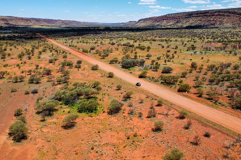 Aventure hors sentiers battus, avec location de 4x4 équipé d'une tente de toit sur la route mythique d’Australie, l’Explorers Way