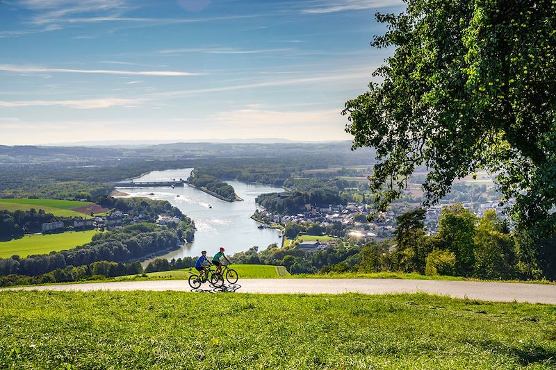 Cyclistes près du Danube - Environs de Linz - Autriche