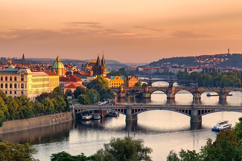 Cyclotourisme en Europe, avec une aventure bohème de Prague à Vienne en passant par la sauvage Greenway et la célèbre EuroVelo 6