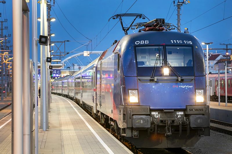 Pédalez sur l'EuroVelo 6 et traversez 3 des plus beaux pays d'Europe centrale : l'Autriche, la Slovaquie et La Hongrie. 11
