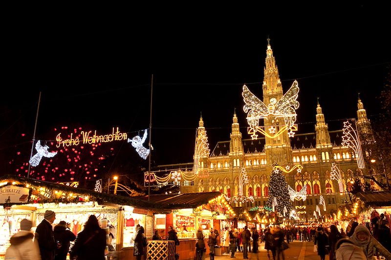 Les plus beaux marchés de Noël d'Europe accessibles en train, entre Budapest, Prague et Vienne plongée dans la magie de Noël