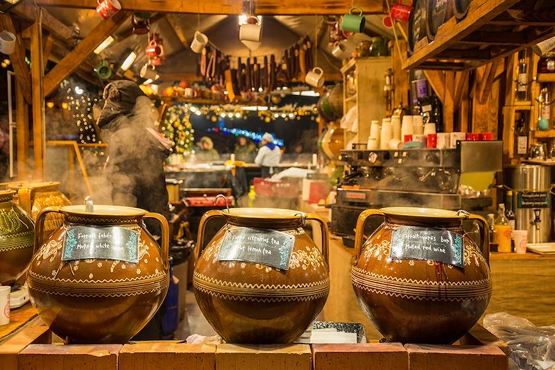 Marché de Noël sur la place Vörösmarty tér - Budapest - Hongrie