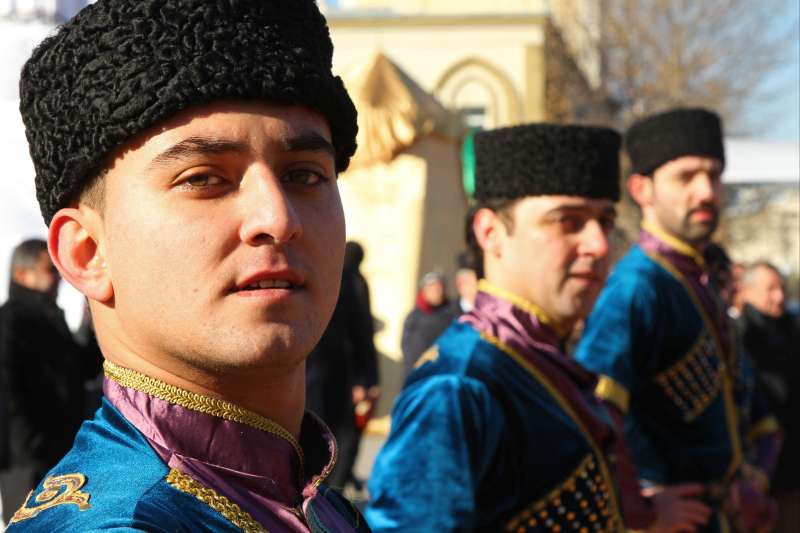 A raquettes sur les pentes de l'Azerbaïdjan