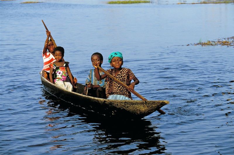 En pirogue sur le lac Nokoué - Cité lacustre de Ganvié - Bénin