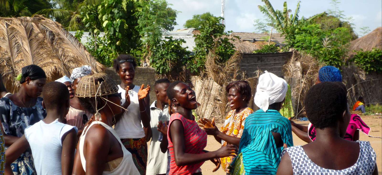 Voyage avec des animaux Bénin : Peuples, faune et merveilles du Bénin Voyage avec des animaux Bénin : Peuples, faune et merveilles du Bénin