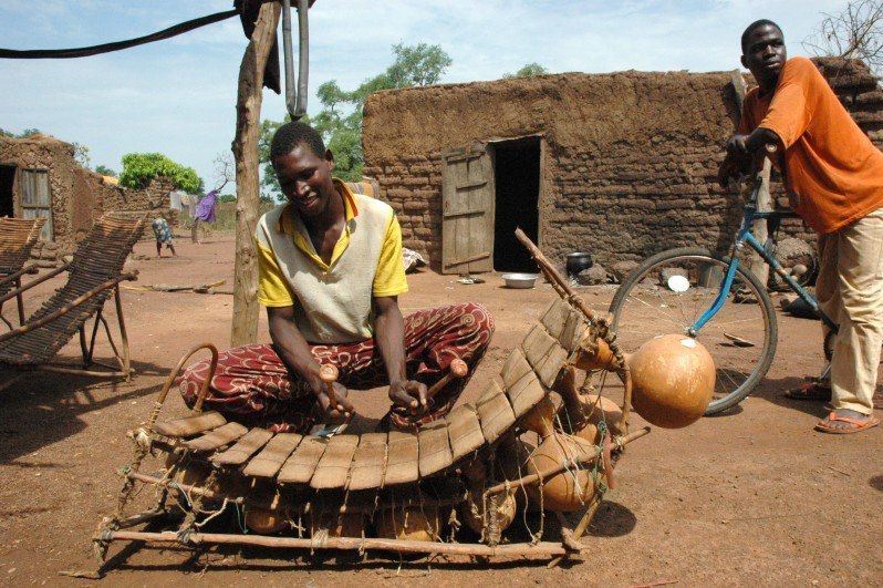 Le Pays Lobi à Mobylette 