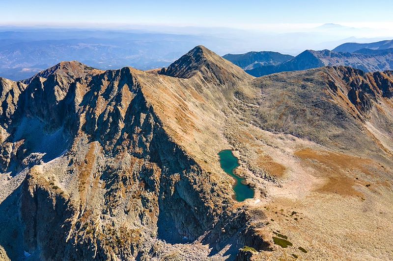 Vue du sommet Polezhan - Chaîne de montagnes du Pirin - Bulgarie