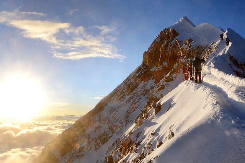 Découverte sportive du désert d'Atacama au lac Titicaca, dont les sommets des Licancabur (5920m) & Huyana Potosi (6088m) !