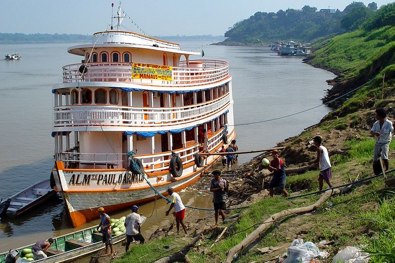 Ferry en Amazonie
