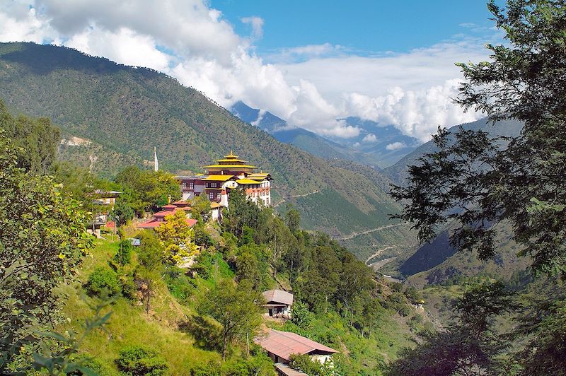 Trek sur le Trans Bhutan Trail dans les pas des anciens pèlerins et caravanes à travers une biodiversité exceptionnelle
