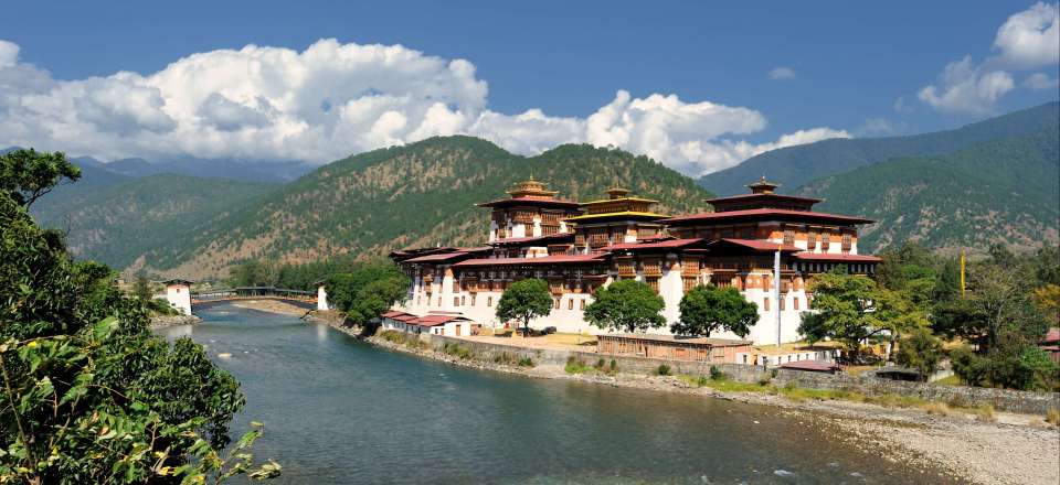 Le Bhoutan en circuit accompagné avec exploration de ses villages et de ses richesses naturelles et culturelles. 