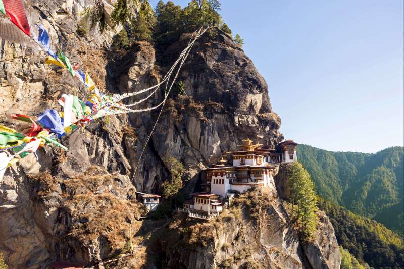 Trekking au Bhoutan vers la camp de base du Jomolhari et découverte des dzongs, des monastères et de la culture locale
