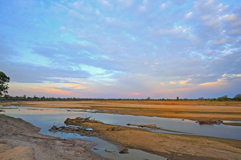 Coucher de soleil sur la Rivière Luangwa - Zambie