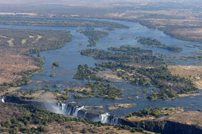 De Vic' Falls au Delta : mi-lodge mi-camping